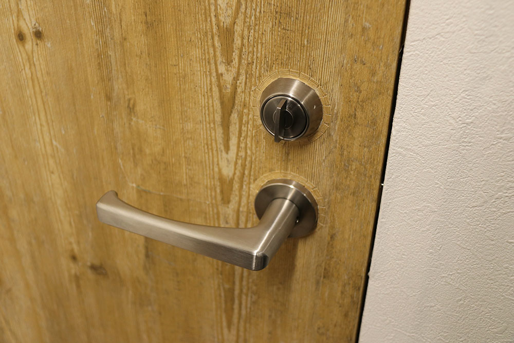 ドアの張り替え