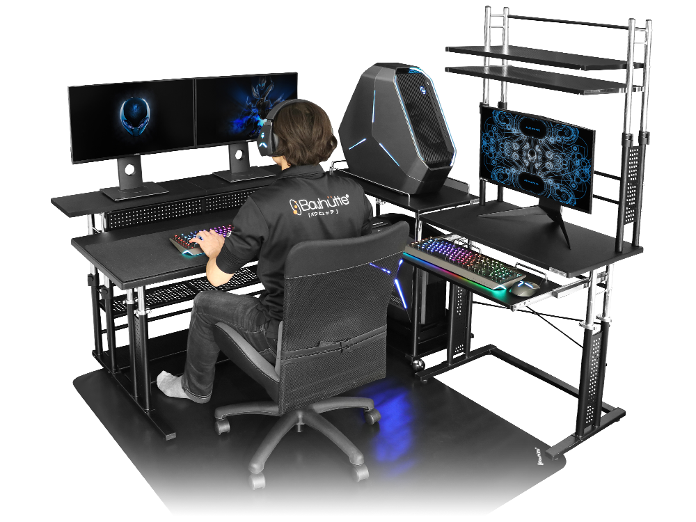 14 Amazing Gaming Desk Layouts