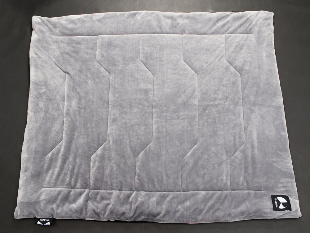 毛布を広げた状態で置く