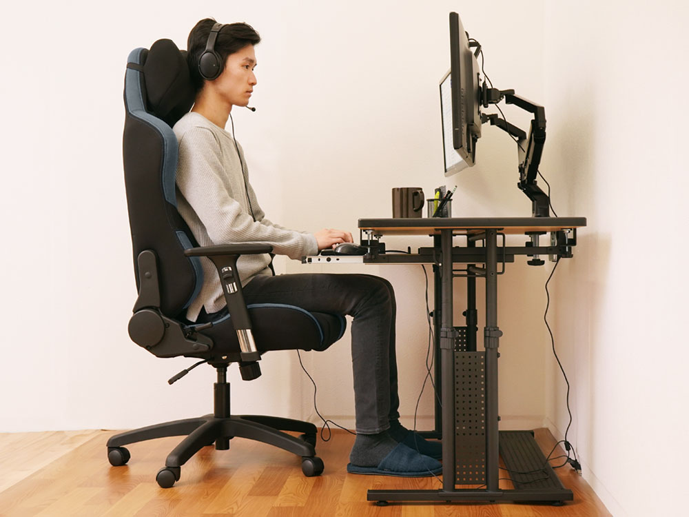 9.身長に合ったデスクを使用する。