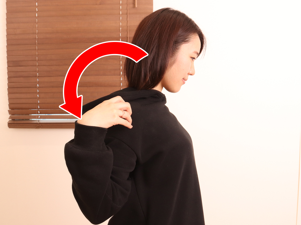 【肩回しストレッチ】