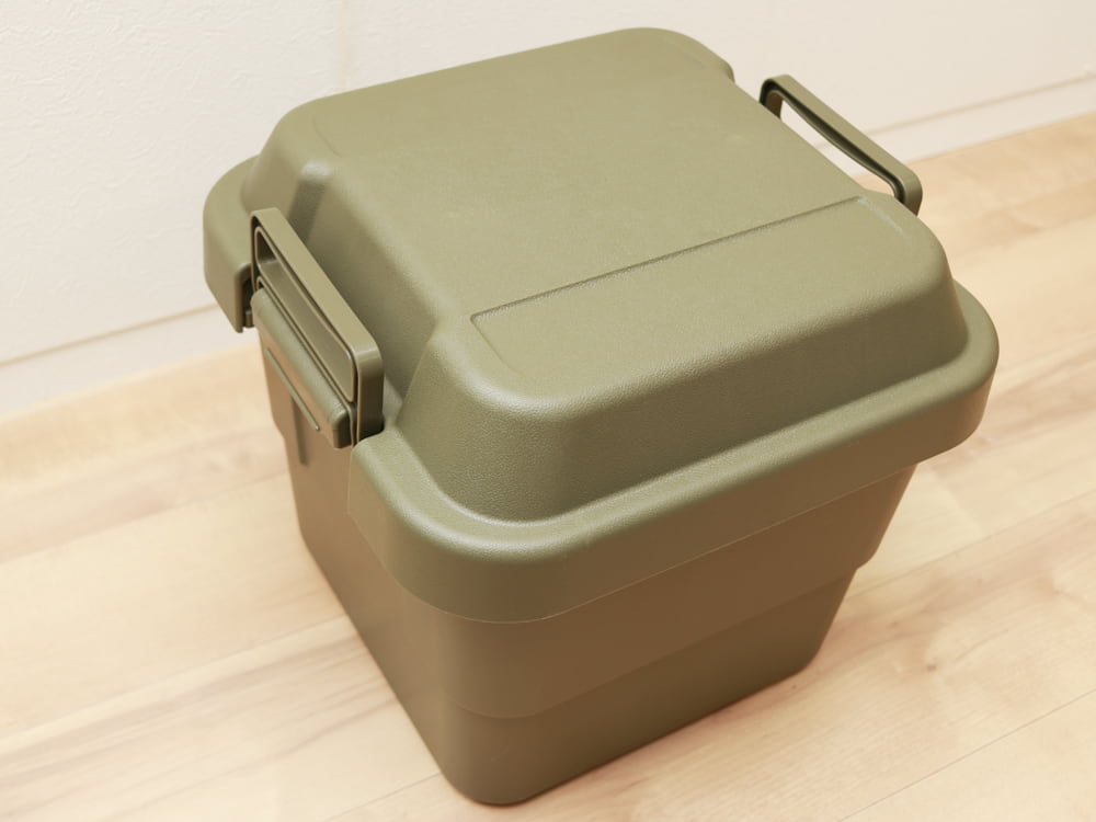 3.蓋付き収納ボックス(1)