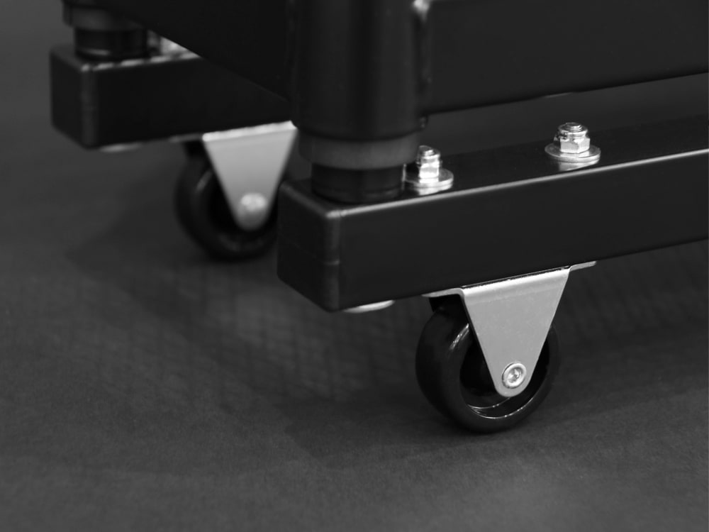 オープンラック＆掃除がしやすいキャスター