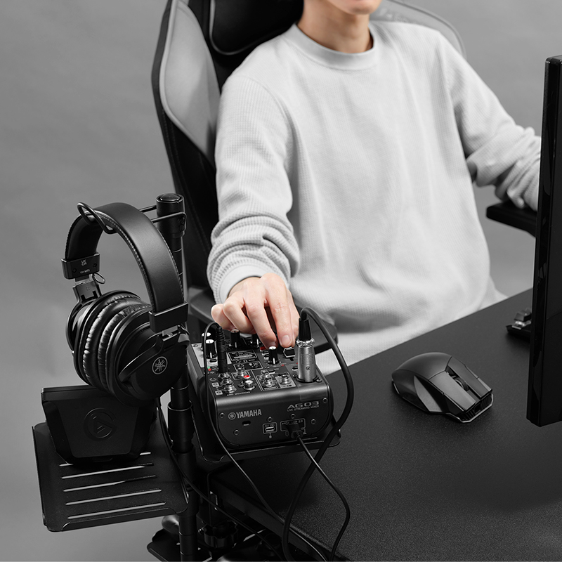 PC周辺機器を浮かせて設置