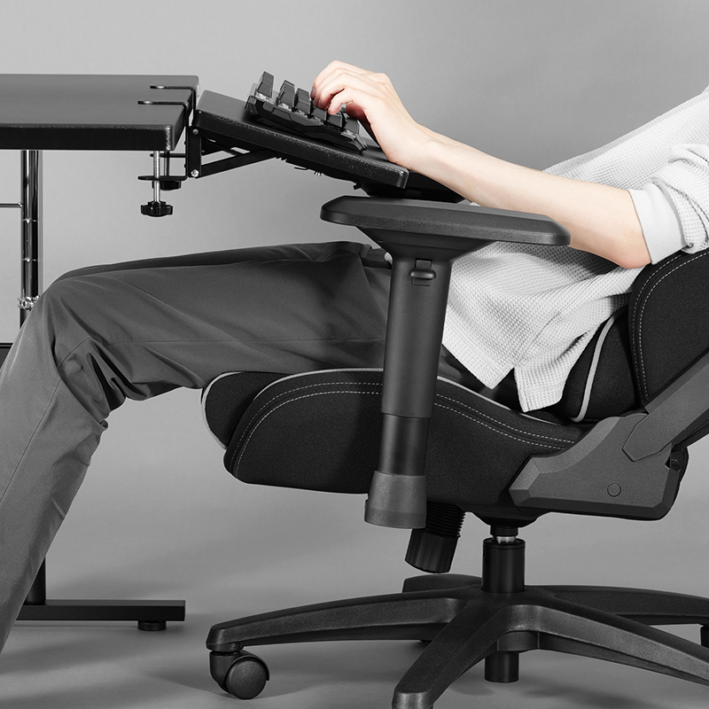 リクライニング時のキーボード操作を快適化