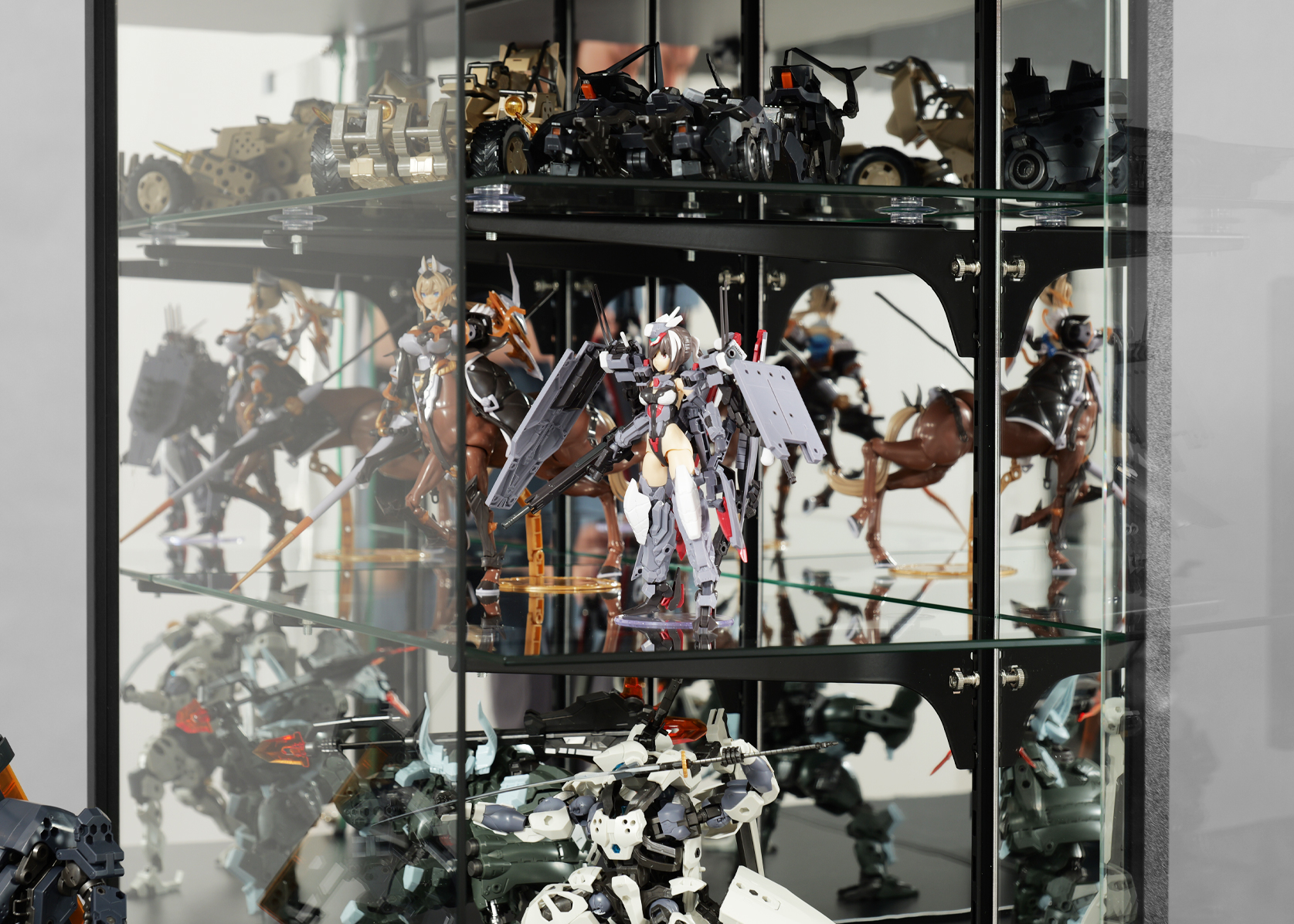 デスクサイドフィギュアラック BHS-600FR gallery