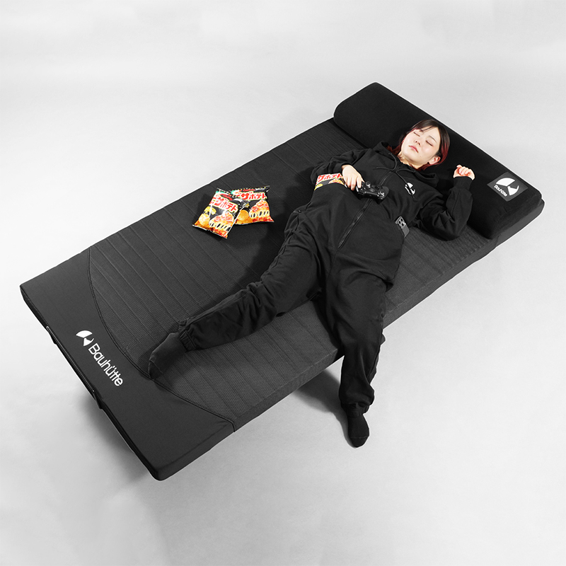 腹部を締め付けないワンピース構造