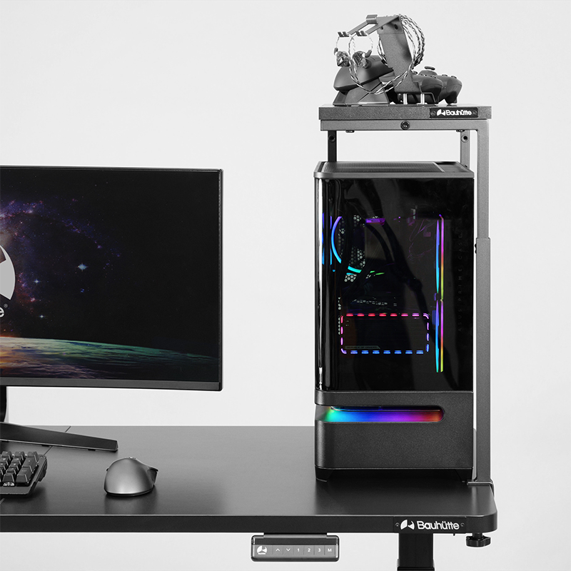 手元・ライティングを邪魔しない3本足構造